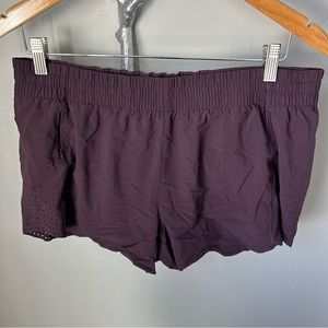 Athleta purple athletic hustle 3 inch workout shorts large size great condition